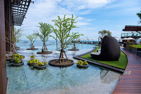 泰国芭堤雅，海滨海滩路芭堤雅现代无边泳池的现代希尔顿酒店