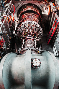 增压器摄影照片_模块中带有涡轮增压器总图的燃气轮机涡轮发电机。