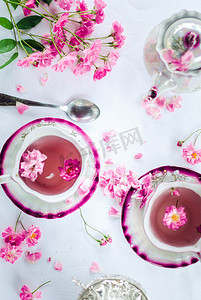 复古瓷杯热玫瑰茶