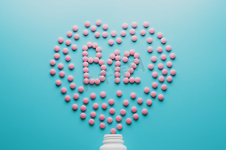 蓝色背景中心脏 B12 形式的粉红色药片，从白色罐头低对比度中溢出
