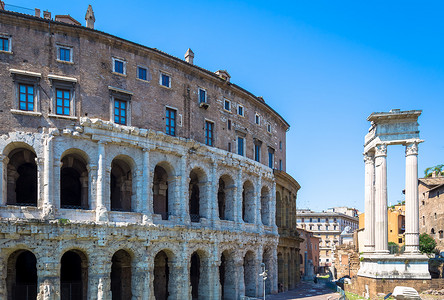 teatro摄影照片_Teatro Macello (Marcellus 剧院) 的古老外观非常靠近意大利罗马斗兽场。