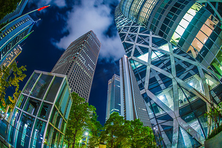 东京新宿高层建筑群夜景