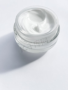 面霜保湿罐作为白色背景产品样品、美容护肤、化妆品科学