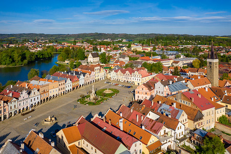 捷克小镇 Telc 的空中景观与著名的主广场（联合国教科文组织世界遗产）。