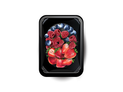 午餐盒里有蓝莓、覆盆子和草莓。