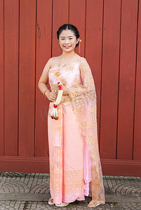 泰国女人摄影照片_亚洲泰国女人/新娘穿着泰式婚礼服
