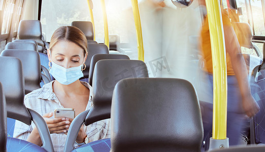 Covid、电话和女巴士面罩，可在大流行性健康危机中提供旅行保护，防止疾病。