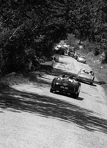COOPER BRISTOL T25 BRISTOL 1953 在 2022 年意大利著名历史赛事 Mille Miglia 拉力赛中的一辆旧赛车上（1927-1957