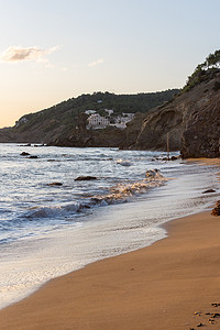 西班牙伊维萨岛艾格布兰克斯美丽的阳光。
