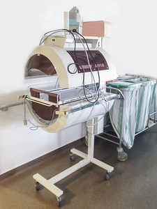 医疗中心医院婴儿保温箱技术