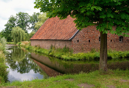 荷兰 Lottum 村 Borggraaf 城堡的谷仓