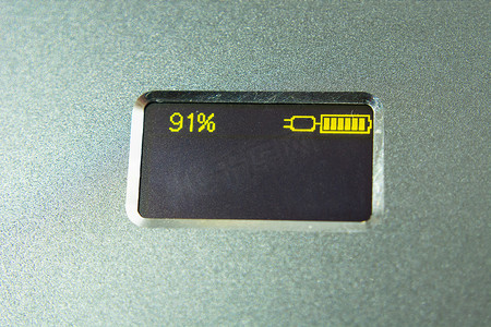 带百分之九十一电池电量的 LCD 显示屏