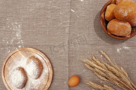 蛋糕烘焙海报摄影照片_海报自制糕点和肉饼