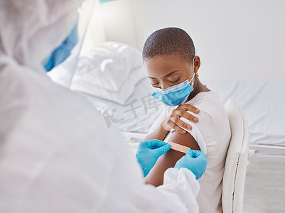 针对新冠病毒、流感或大流行病毒的创可贴、疫苗或注射剂，以预防疾病、疾病或疾病。