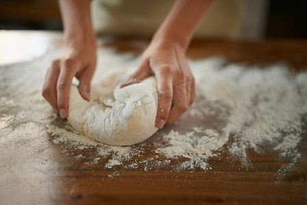 自己做面包。
