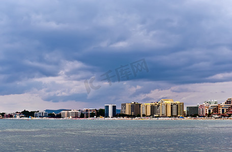 酒店图摄影照片_在黑海的海滩。