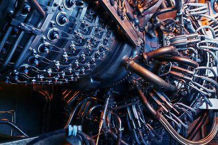 涡轮涡轮发动机摄影照片_喷气式飞机的可操作燃气涡轮发动机部件