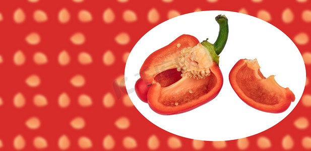 成熟的甜红辣椒，切成碎片，在白色背景上孤立地放置，在红色背景上放置足类文字，横幅模板