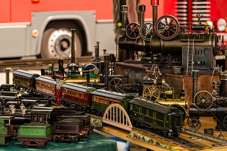 基础机车、货车和蒸汽机模型展览