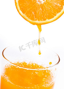 鲜橙汁饮料摄影照片_健康的橙汁饮料表明水果液体和果汁