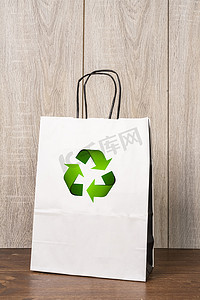 使用可重复使用和可回收的袋子