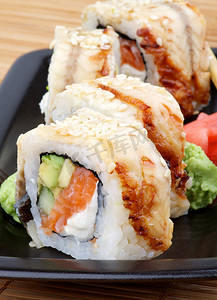 日本料理水彩摄影照片_鳗鱼寿司