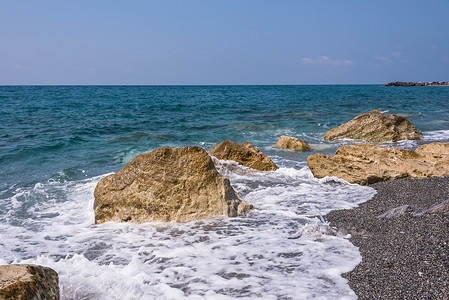 基亚瓦里摄影照片_坎波拉圣乔瓦尼的岩石意大利海岸