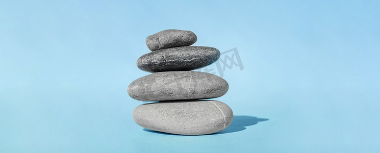平衡石标-和谐、宁静和放松的象征，冥想的概念。