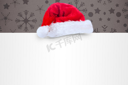 海报上圣诞老人帽子的复合图像