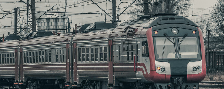 红色旅客列车
