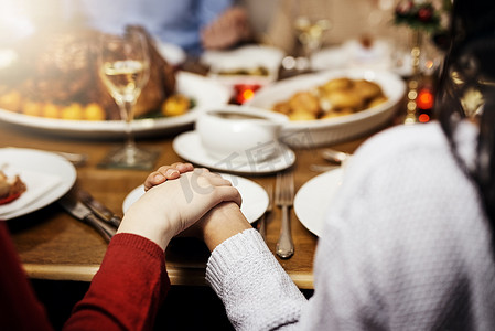 没有什么比圣诞午餐更能让家人团聚了。