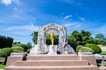 泰国芭堤雅 — 2017年6月3日：迷你 S 中的约翰·施特劳斯雕像