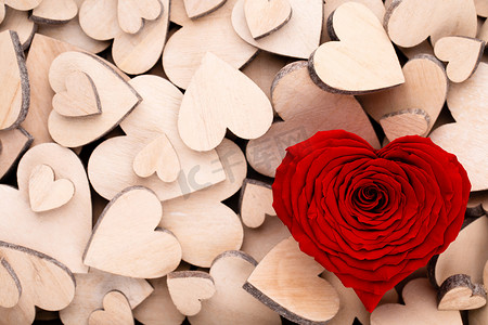 红心玫瑰，情人节贺卡。