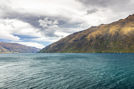 新西兰南部的瓦卡蒂普湖