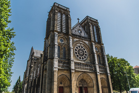 法国巴约讷市中心的圣安德烈教堂