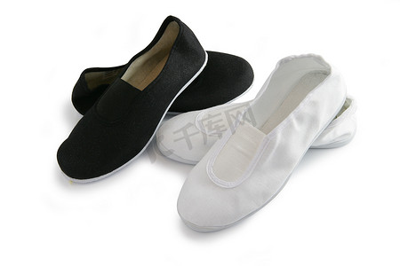 胶鞋摄影照片_黑色和白色胶鞋