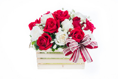 gif佣金摄影照片_红白玫瑰装在木篮里，上面有漂亮的丝带，gif