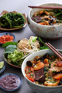 越南菜、包子里乌和汤包