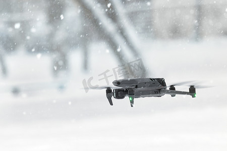 全新首发摄影照片_全新大疆御 Mavic 3，雪地飞行。 