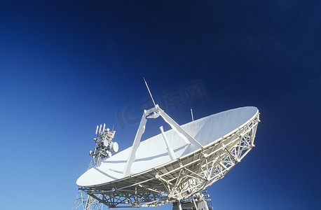 电信卫星天线和通讯塔