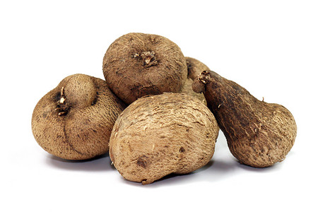 薯蓣，Mun-Neb（泰语），新鲜薯蓣褶皱，薯蓣板条根隔离在白色背景，Rubeola fotografie