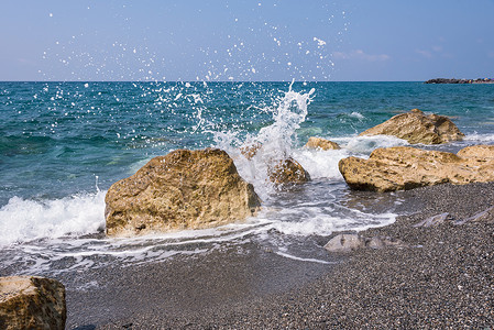 基亚瓦里摄影照片_坎波拉圣乔瓦尼的岩石意大利海岸