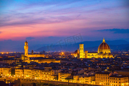 顶级师资摄影照片_佛罗伦萨市的顶级空中全景夜景