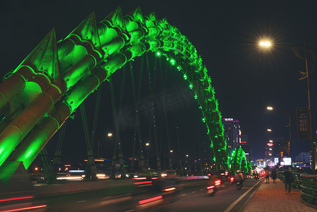 越南岘港龙桥夜灯