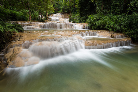 泰国深林瀑布国家公园