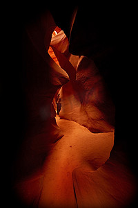 美国亚利桑那州的黑砂岩峡谷。