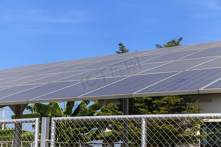 绿地太阳能电池板、太阳能发电站