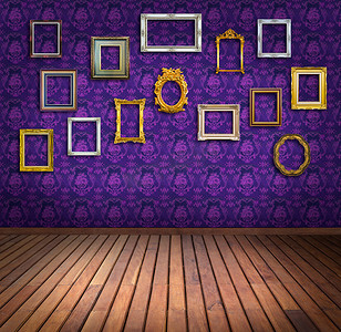 紫色壁纸房间里的复古框架