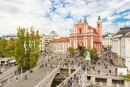 普雷舍伦广场和方济各会报喜教堂，卢布尔雅那，斯洛文尼亚，欧洲。