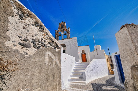 希腊圣托里尼岛皮尔戈斯村的教堂